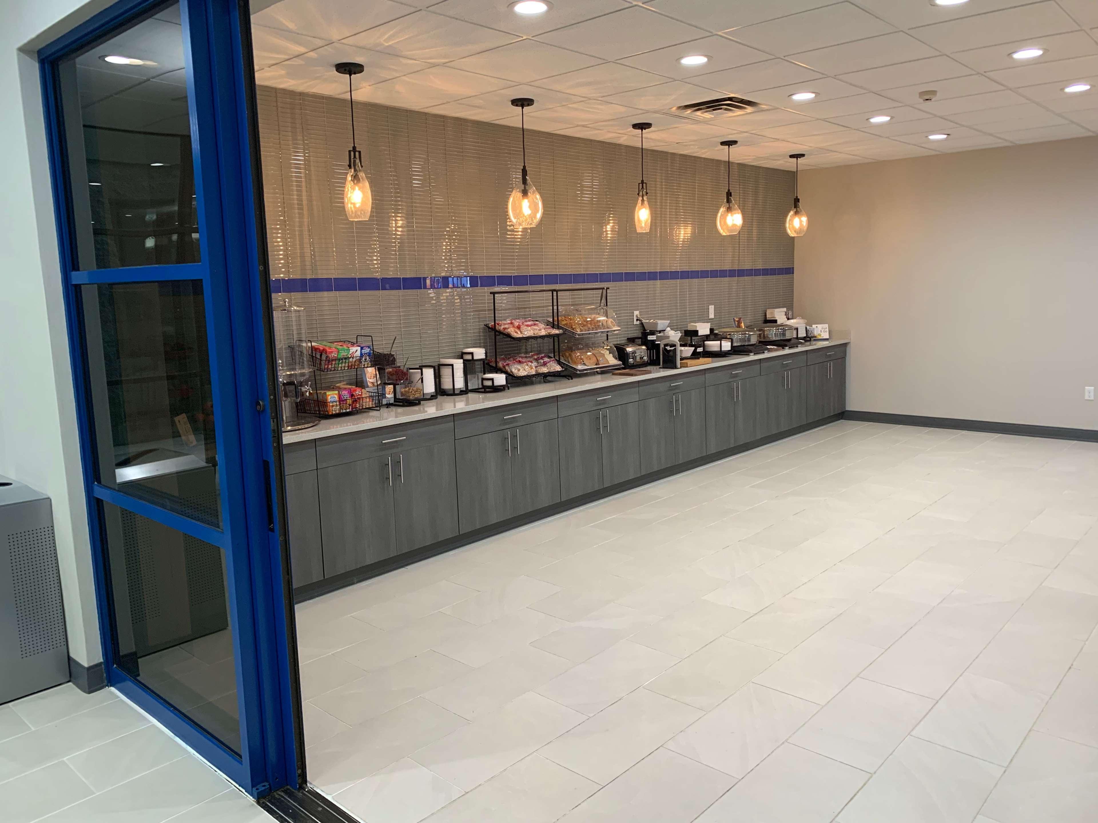 ホテル ベスト ウェスタン プラス クラークス サミット スクラントン Clarks Summit 部屋 写真